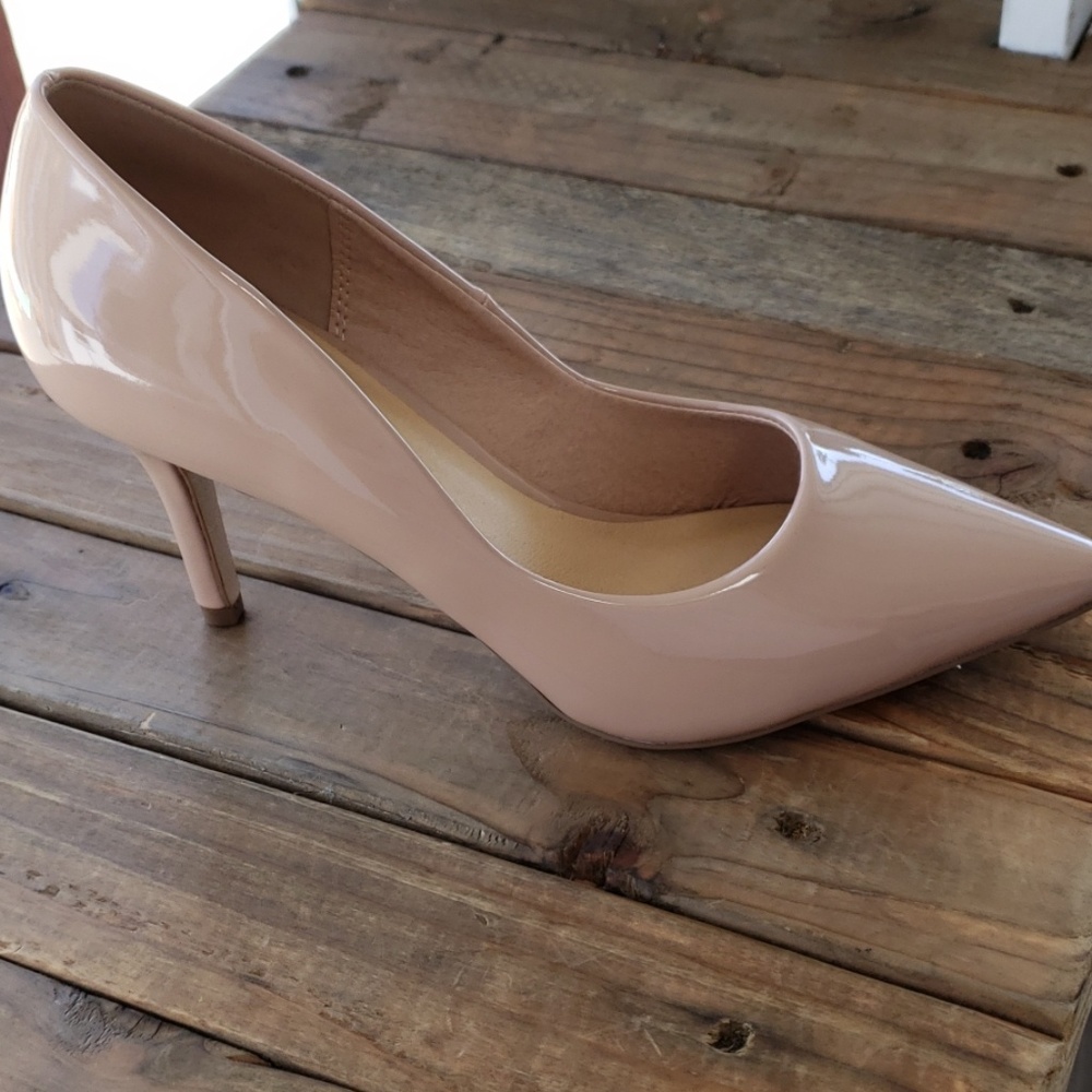 Glossy nude pointed heel pump 3 inch - Picture 2 of 8